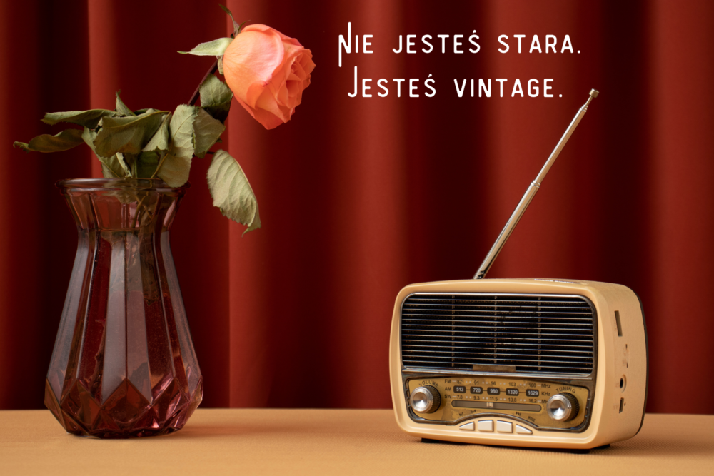 Kartka urodzinowa: „Nie jesteś stara. Jesteś vintage.” Brzydka Kartka Kartka urodzinowa: „Nie jesteś stara. Jesteś vintage.” Brzydka Kartka